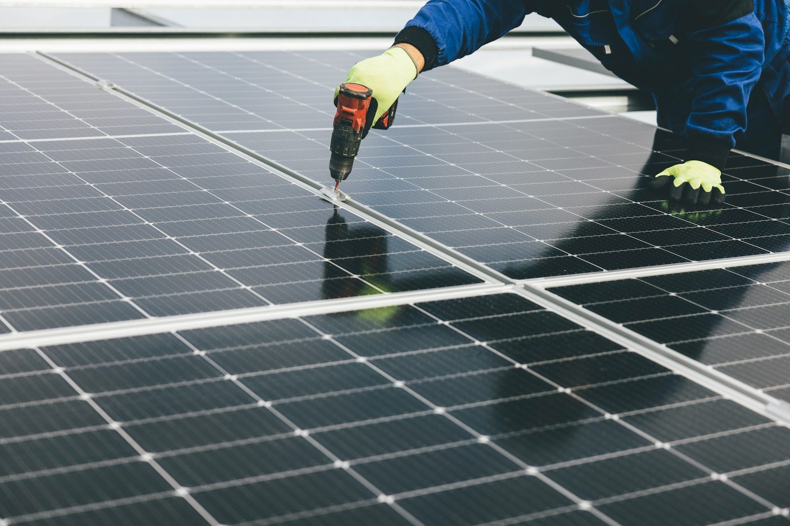 Harnessing the Alpine Sun: How Bern’s Solar Industry Rises to Climate Challenges