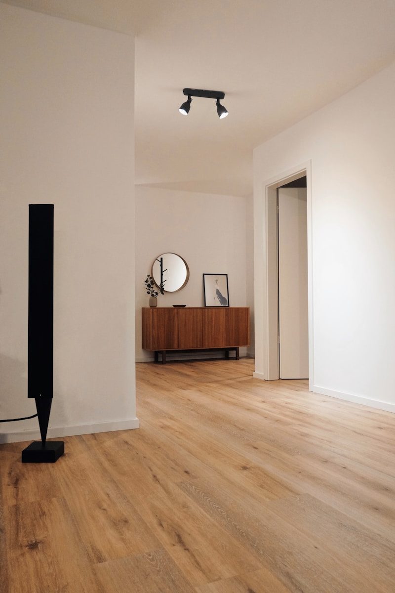 Why Vinyl Flooring UK Is Becoming the Go-To for Heritage Homeowners